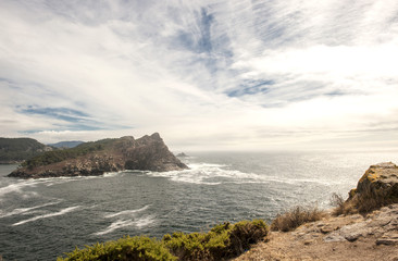 Isla de San Martiño (do Sur) von der Nordspitze der Isla de Montefaro aus gesehen, Islas Cies im Parque Nacional de las Islas Atlánticas de Galicia, Provinz Pontevedra, Rias Bajas, Galicien, Spanien