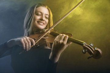Playing the violin © Artem Furman