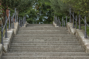 Obraz premium Stone Steps leading into the Park