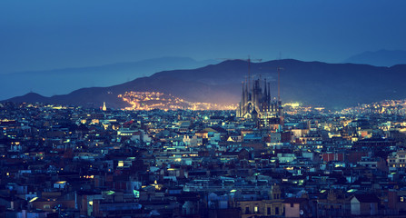 Naklejka premium Barcelona w czasie zachodu słońca, Hiszpania