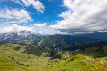 Fototapeta premium Himmel und Berge