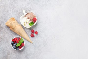 Fototapeta na wymiar Ice cream with berries