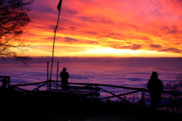 tramonto sopra le nuvole a Campocecina