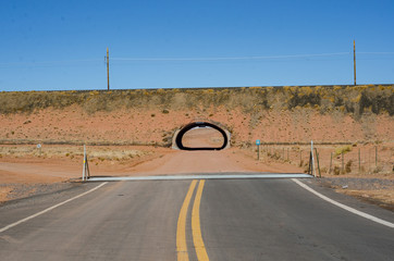 Tunnel in der Wüste
