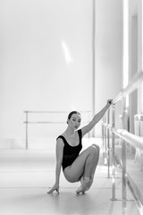 Fototapeta na wymiar Beuatiful ballerina training in the class