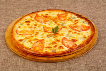 Pizza Margarita with cheese