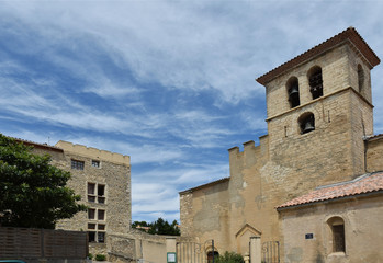 Fototapeta premium Eglise et château de La Palme, Aude, Languedoc, Occitanie.