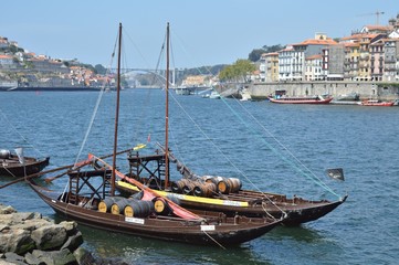 Bateau de transport de porto