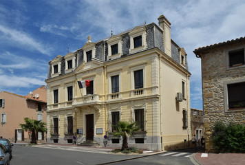 Fototapeta na wymiar Mairie, hôtel de ville de La Palme, Aude, Languedoc, Occitanie.