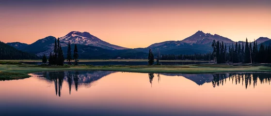 Sparks Lake in Zentral-Oregon Cascade Lakes Highway, ein beliebtes Urlaubsziel im Freien © mdurson