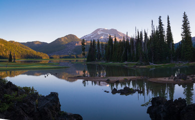 Sparks Lake in Central Oregon is a popular destination for outdoor enthusiasts, paddle boarders and kayakers 