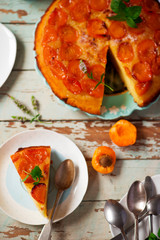 Apricot upside dawn cake.style rustic.
