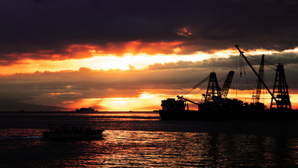 Fototapeta na wymiar Sunset by the Bay