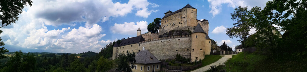 Fototapeta na wymiar Burg Rapottenstein Pano