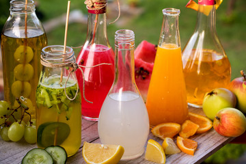 erfrischende Obstsäfte bei großer Hitze