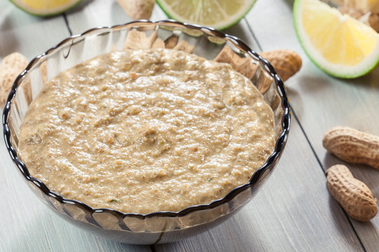 Spicy peanut sauce for satay