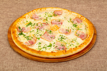 Pizza Carbonara with ham