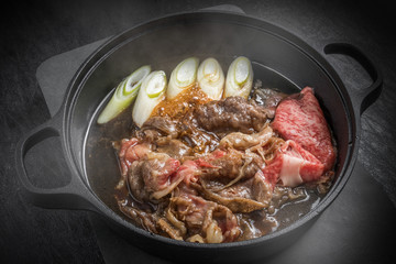 和牛肉ですきやき　Tasty sukiyaki Japanese cuisine 