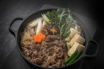 和牛肉ですきやき　Tasty sukiyaki Japanese cuisine 