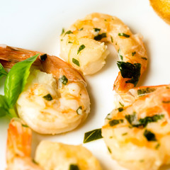  Garlic fried prawns served with croutons of garlic butter
