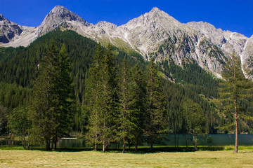 Veduta estiva del lago di Anterselva in Trentino Alto-Adige