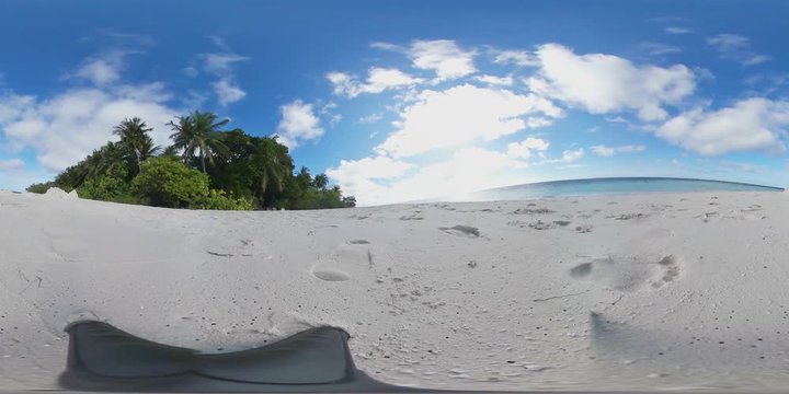 Tropical island beach in 360 degrees (Maldives) Virtual Reality