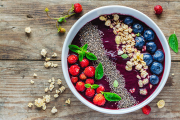 Berry purple smoothie bowl
