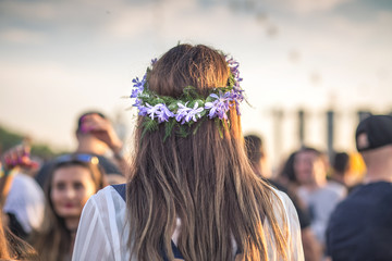 Summer festival girl hairstyles
