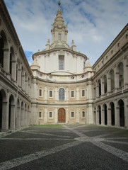 Fototapeta na wymiar Vatican, Court Yard