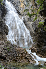 Wasserfall im Hoehenbachtal; Lechtal; Oesterreich