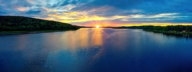 Sonnenuntergang am Glafsfjorden, Schweden, Panorama