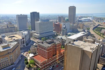  Luchtfoto van Buffalo City vanaf de top van het stadhuis in het centrum van Buffalo, New York, Verenigde Staten. © Wangkun Jia