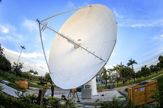 installation of satellite communication antenn