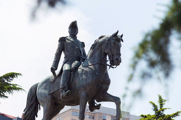 Obraz premium Statue of General Espartero in the city of Logrono, La Rioja, Spain. On a sunny day.