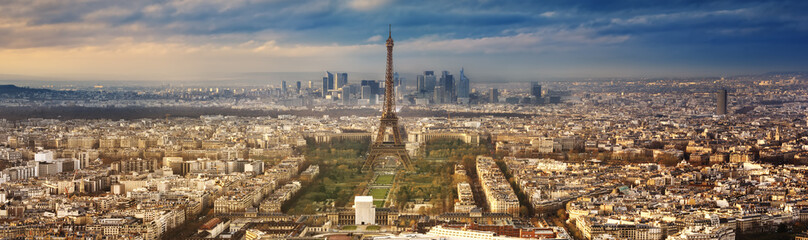 Fototapeta premium Paryż miasto we Francji o zachodzie słońca