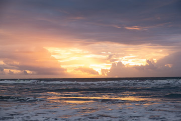 Naklejka premium 朝日に輝く宮崎木崎浜海岸14