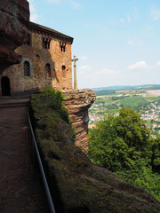 Klause bei Kastel-Staadt mit Felskapelle und Grabkapelle - auf einem Plateau gegenüber von Serrig...