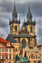Obraz premium Church of Our Lady in front of Tyn and Jan Hus Statue in Prague, Czech Republic