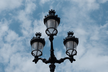 Fototapeta na wymiar Strassenlampe in Bordeaux, Nouvelle-Aquitaine, Frankreich