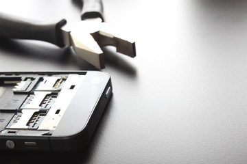 phone pliers broken screen