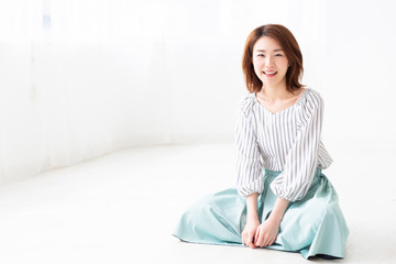 Naklejka premium リラックスする女性