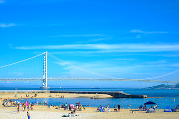 明石大橋のみえる海水浴場