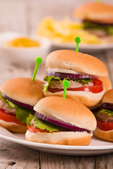 Mini burgers. 