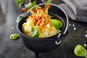 Mashed Potatoe Decorated with Roasted Onions