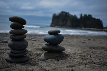 Fototapeta na wymiar Rocks stacked near ocean