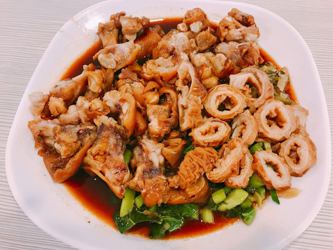 Thai stewed pork leg and chitterlings with five spices.