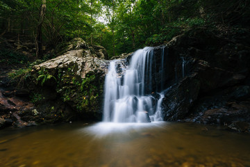 Fototapeta na wymiar Cascade Falls, at Patapsco Valley State Park, Maryland