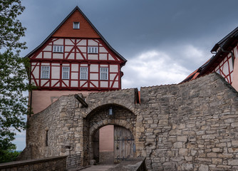 Fototapeta premium Burg Bodenstein am Lutherweg Leinefelde-Worbis bei Gewitterstimmung