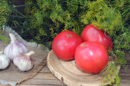 garlic, tomato and dill