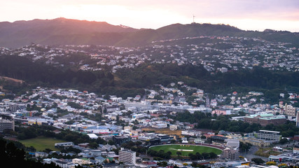 Fototapeta na wymiar 2018, JAN 1 - Wellington, New Zealand, The panorama landscape view of the building and scenery of the city at sunset.